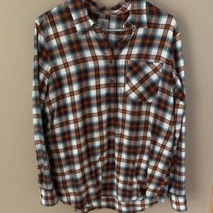 Women’s plaid flannel shirt- like new!